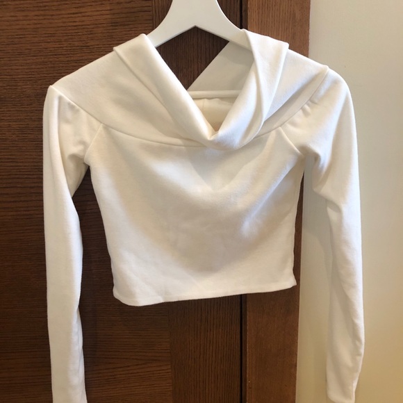 π· BNWT Nouveau Noir off the shoulder top